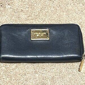 Michael Kors Genuine Black Leather Zip Around Clutch Wallet Bag 8.25"x4"